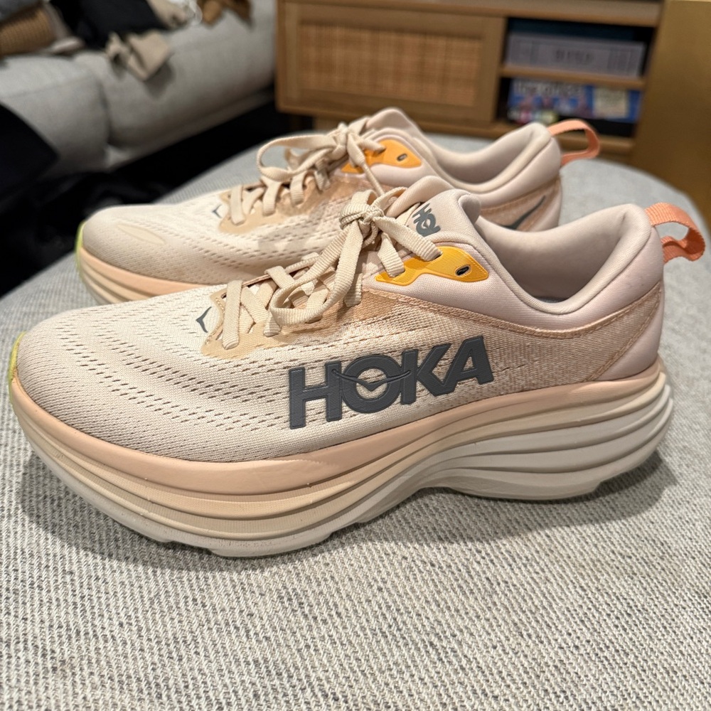 Hoka Bondi 8 Sneakers